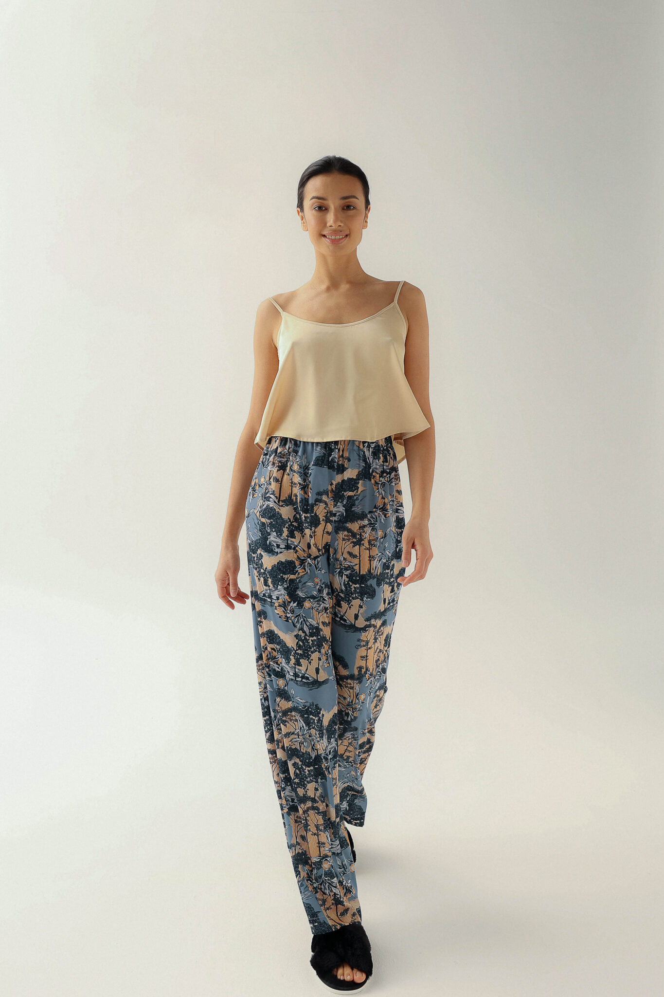 【試着のみ】anuke 24SS新作 Geometric Satin Pants anuke Geometric Satin Pants - メルカリ