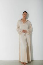 Photo Long dress in light beige satin