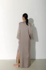 Photo Long kaftan dress in beige purple satin