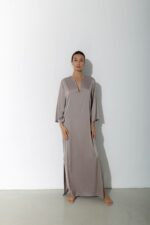 Photo Long kaftan dress in beige purple satin