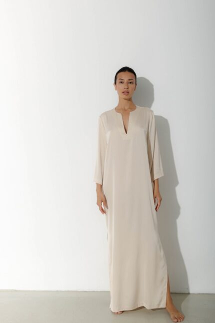 Photo Long kaftan dress in light beige satin