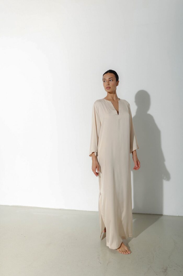 Photo Long kaftan dress in light beige satin