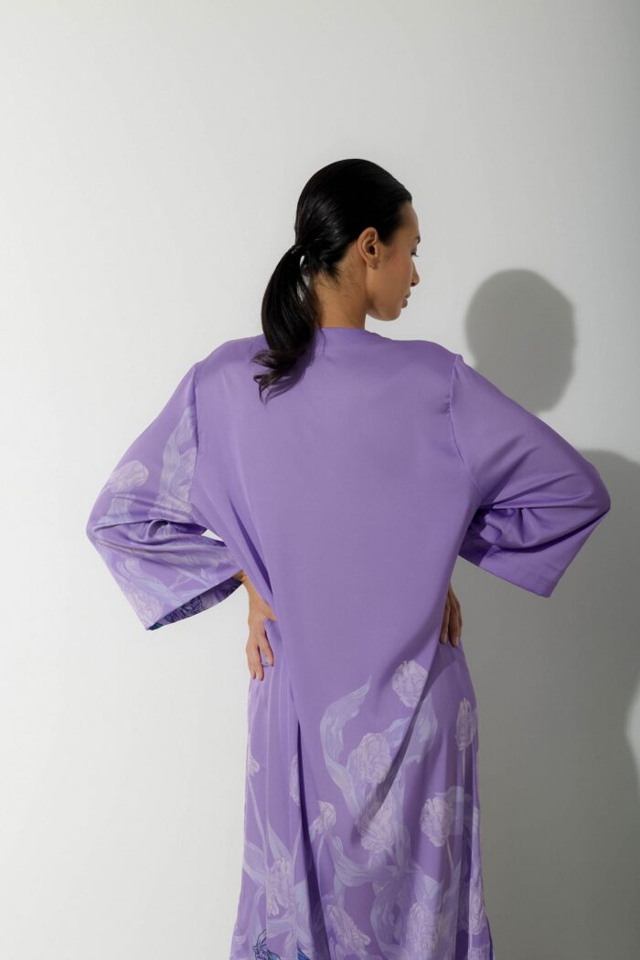 Photo Long kaftan dress in lilac satin