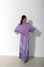 Photo Long kaftan dress in lilac satin