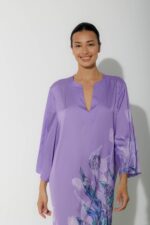 Photo Long kaftan dress in lilac satin