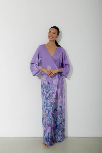 Photo Long lilac satin wrap robe